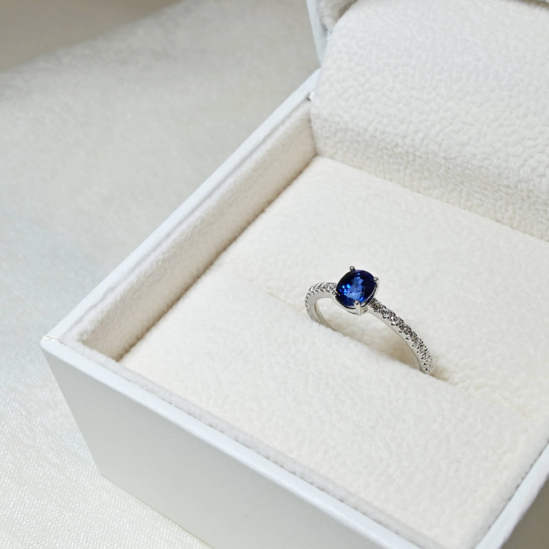 藍月藍寶戒指 Bleu Moon Sapphire Diamond Ring