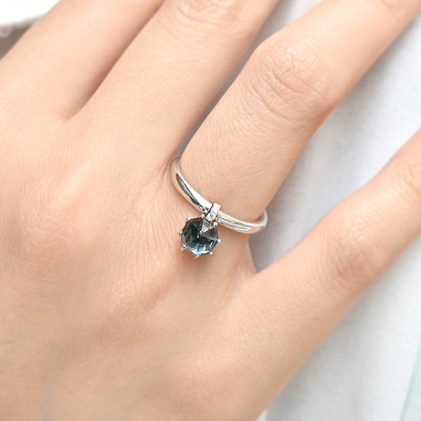 剛玉鑽石戒指 Sapphire Diamond Ring