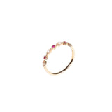 紅寶石18K玫瑰金戒指，由具異域風情0.053ct 紅寶石和0.052ct 鑽石交替排列，相互輝映