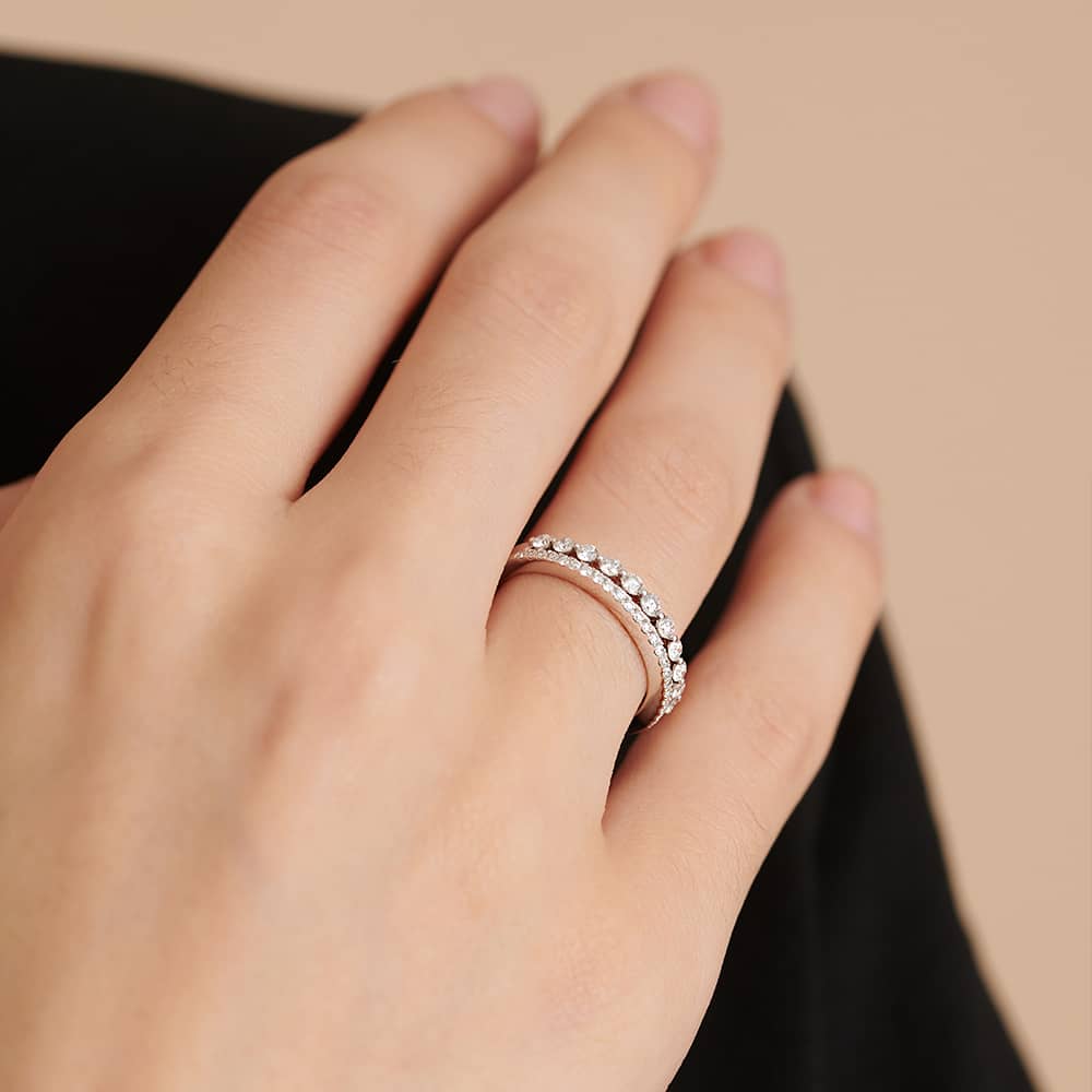 皇冠鑽石戒指側拍厚實K金戒台實戴照